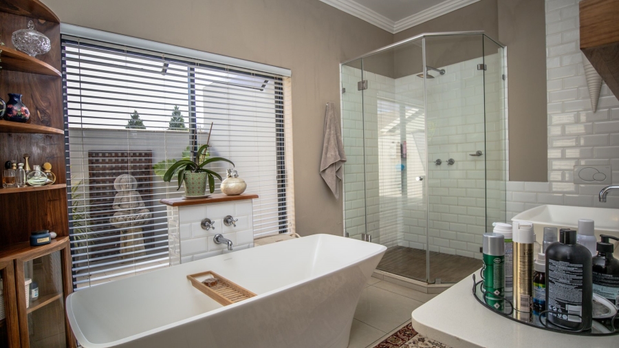 3 Bedroom Property for Sale in The Coves North West
